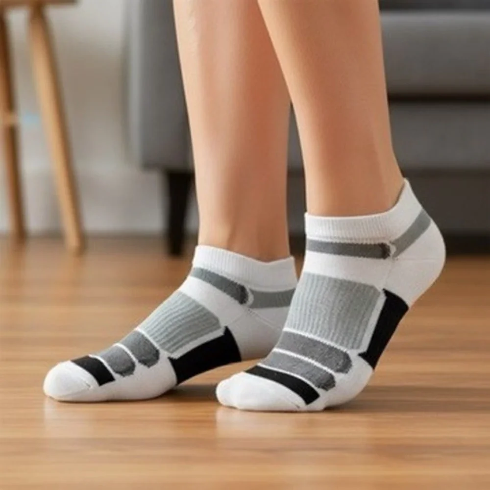 Women's Athletic Ankle Socks 9-11 White Moisture Wicking Reinforced Toes 4pk